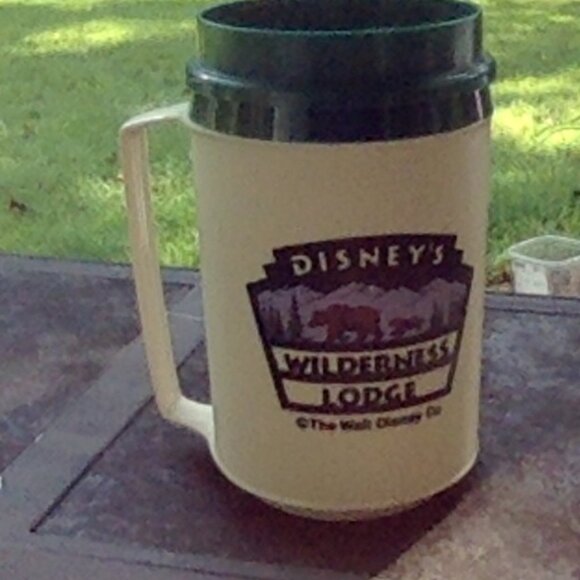 Vintage Walt Disney's Wilderness Lodge Insulated Travel Soda Coffee Mug Cup USA - Picture 2 of 3